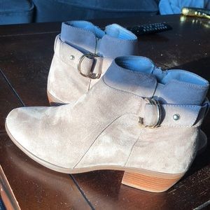 Never been worn brow suede booties